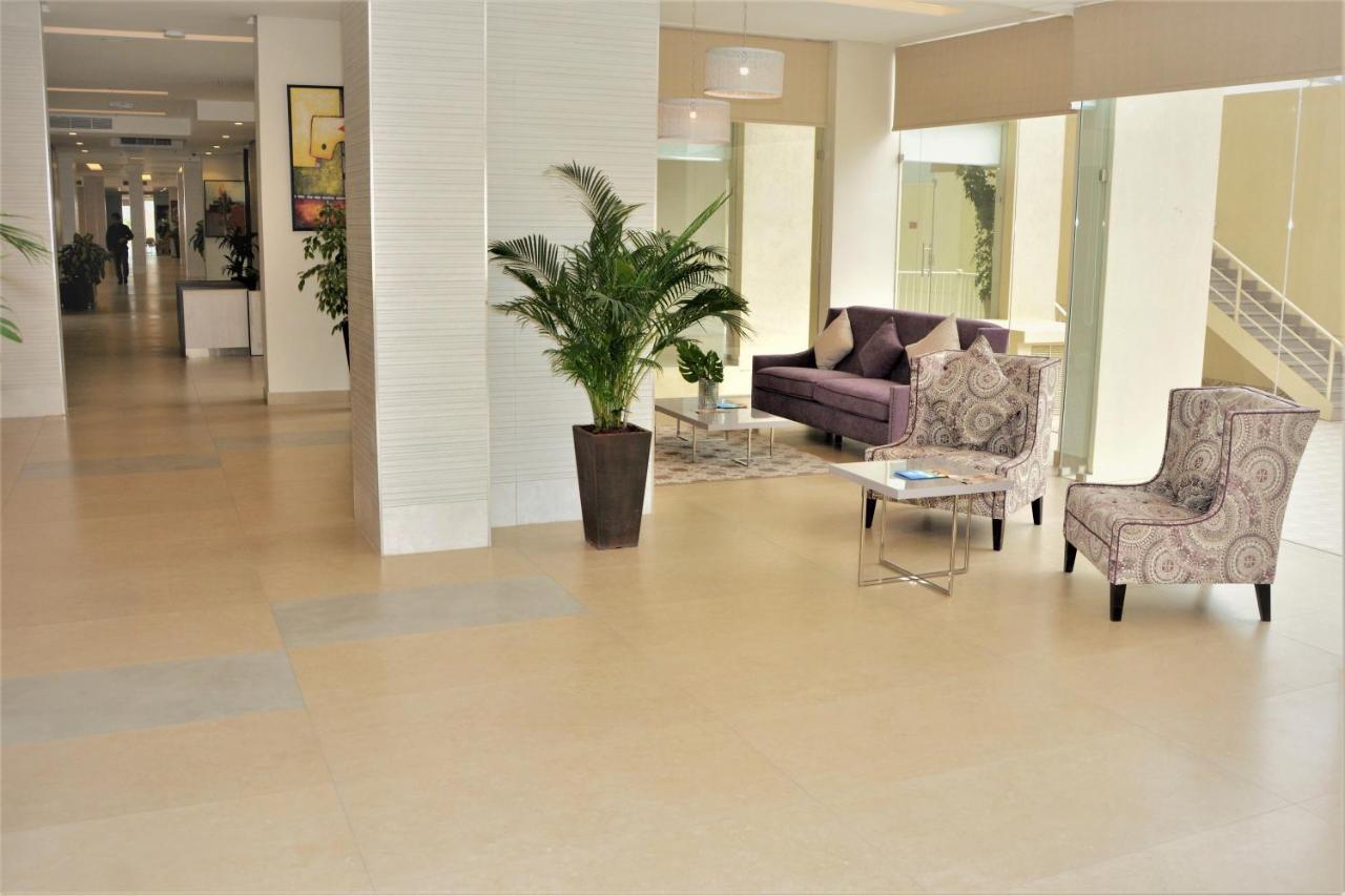 Albergue The Lofts Kuwait Fintas Kuwait City Exterior foto