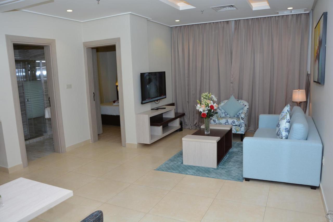 Albergue The Lofts Kuwait Fintas Kuwait City Exterior foto